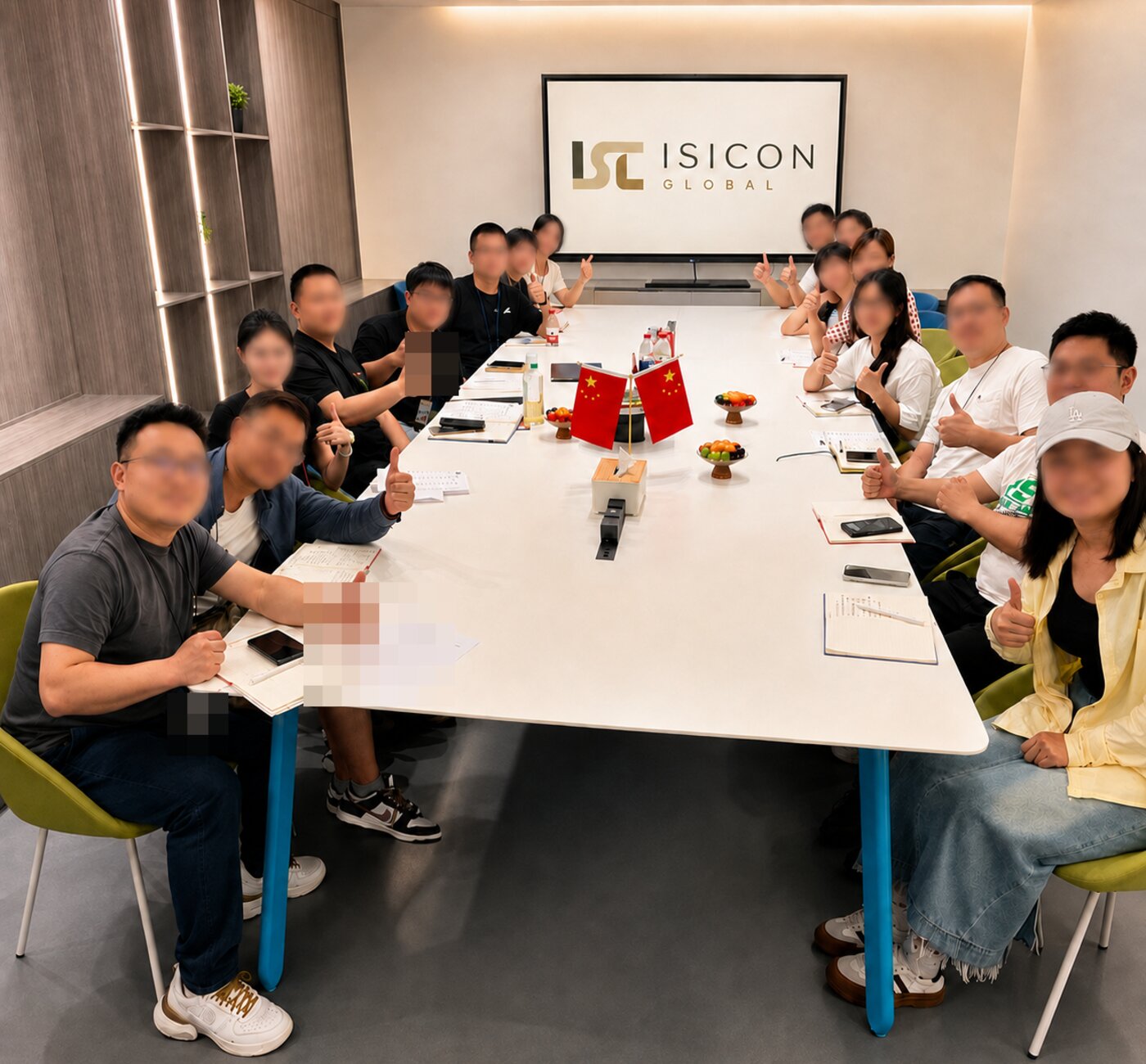 Reunión de coordinación con nuestro equipo en la fábrica en China